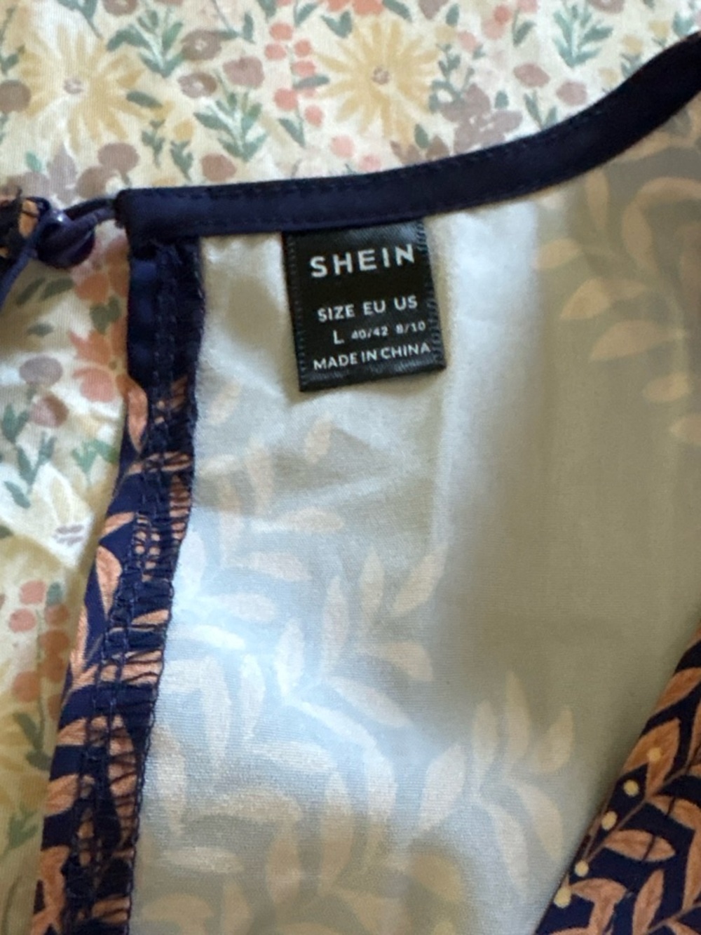 SHEIN Navy Wrap Dress with Blush Leaf Print - Picture 2 of 4